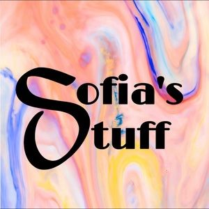 follow my thrift account on insta @sofias_stuff!